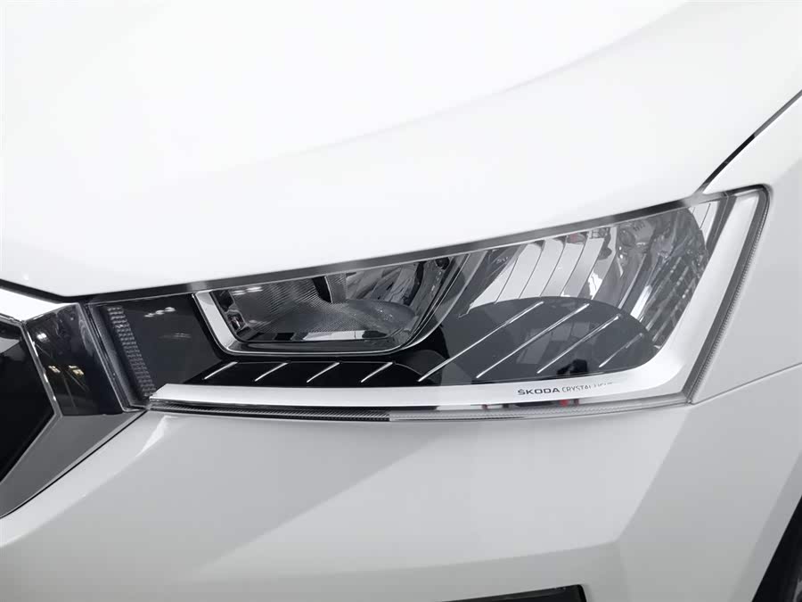 Skoda Rapid 2021 car image #8