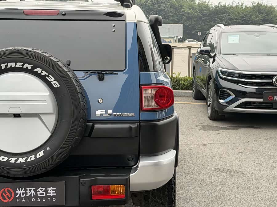 Toyota FJ Cruiser 2011 car image #8