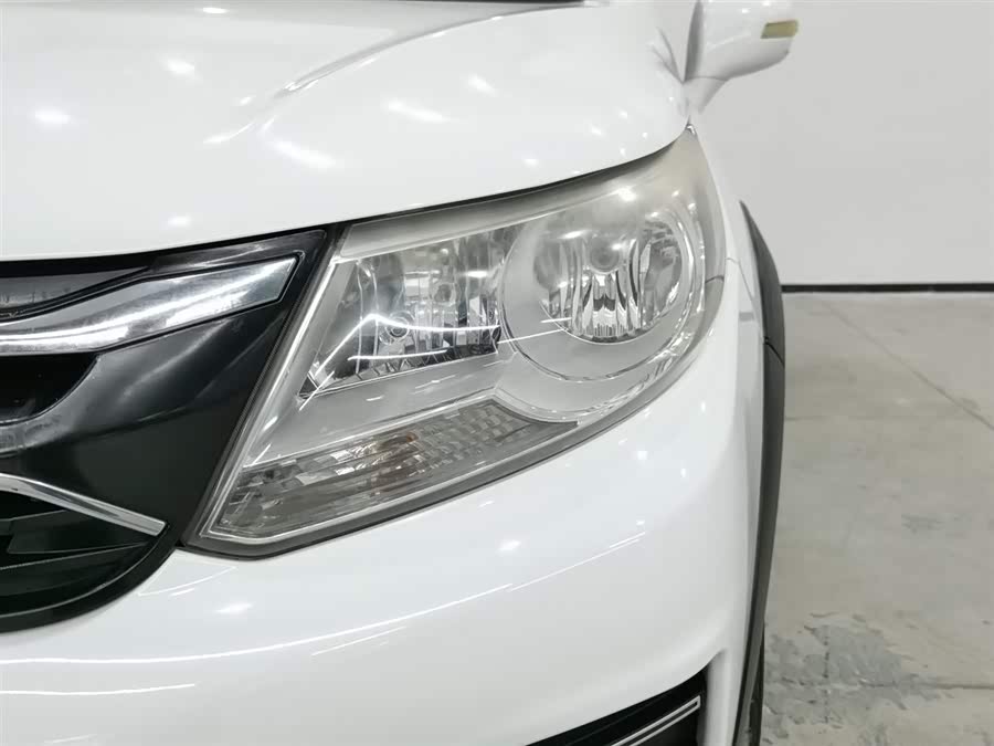 Forthing JOYEAR X3 2016 изображение автомобиля #8