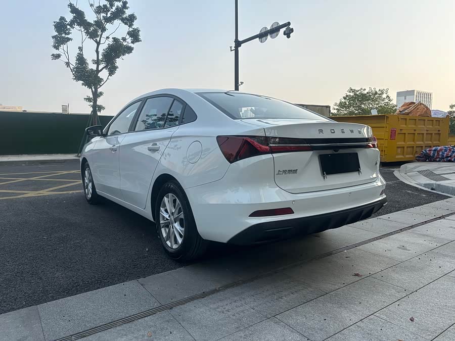 Roewe i5 2024 #8 Roewe i5 2024 car image #8