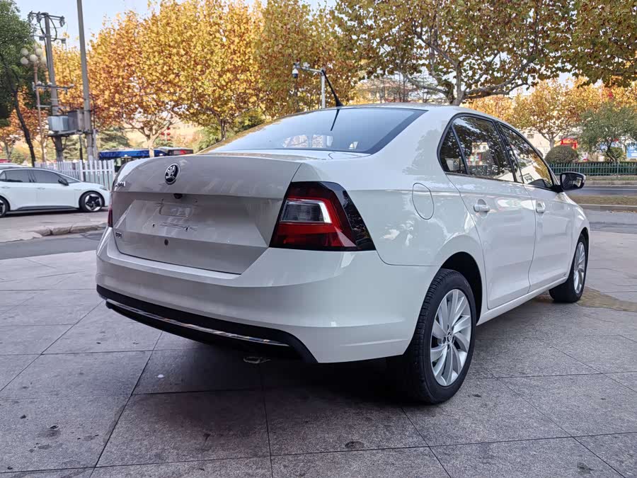 Skoda Rapid 2018 #8 Skoda Rapid 2018 car image #8