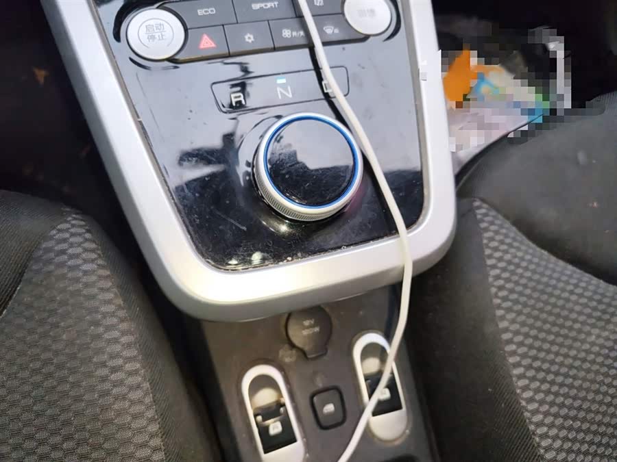 BYD e1 2019 car image #8