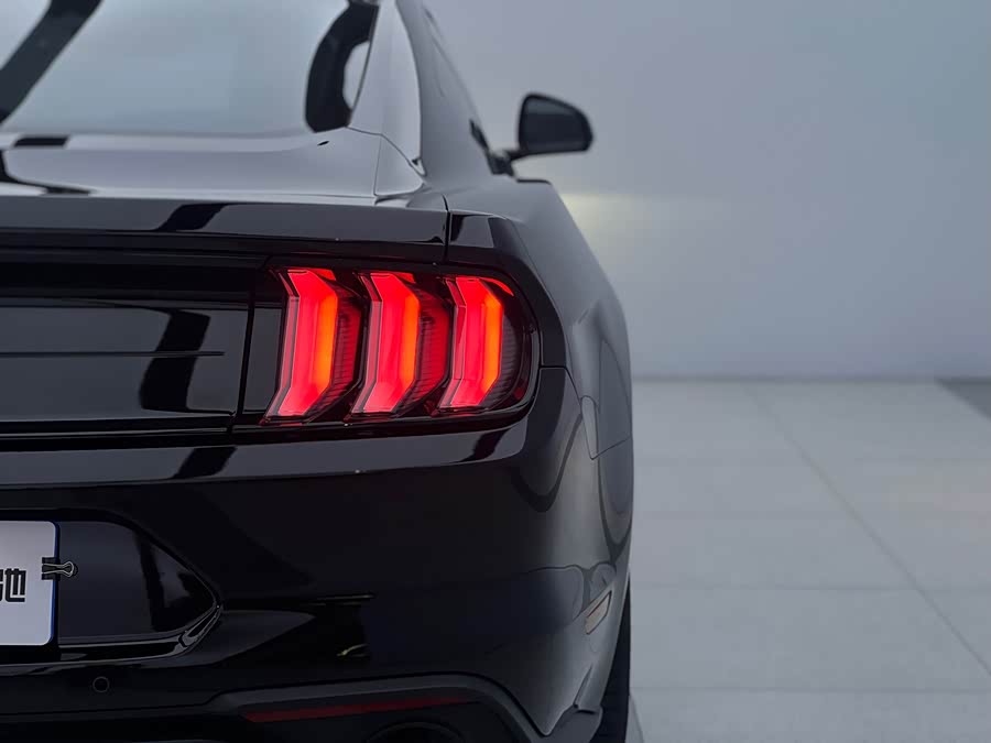 Ford Mustang 2023 car image #8