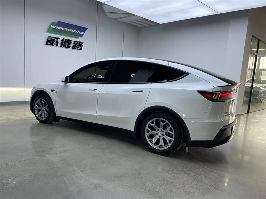 特斯拉 Model Y L 2025 汽车图片 #8