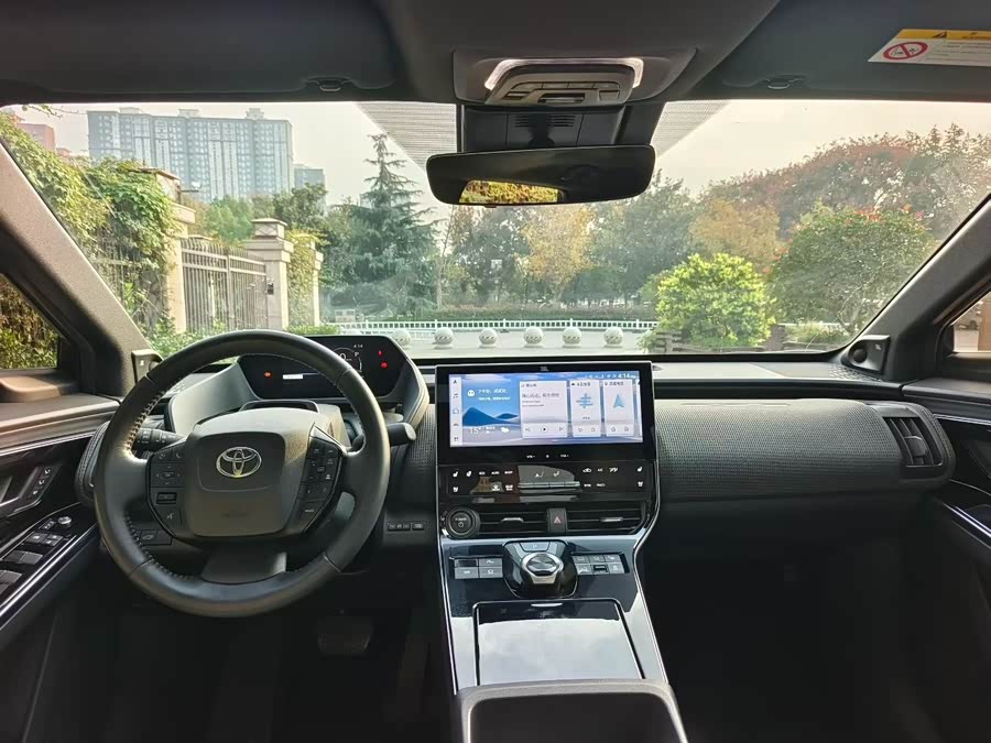 Toyota bZ4X 2022 immagine di auto #8