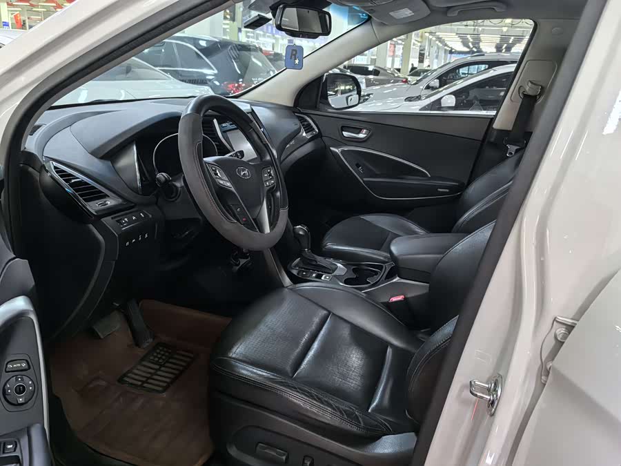 Hyundai Grand Santa Fe 2014 #8 Hyundai Grand Santa Fe 2014 car image #8