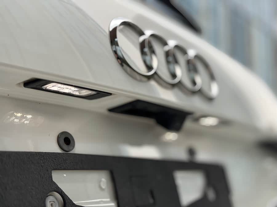 Audi Q5 2018 изображение автомобиля #8