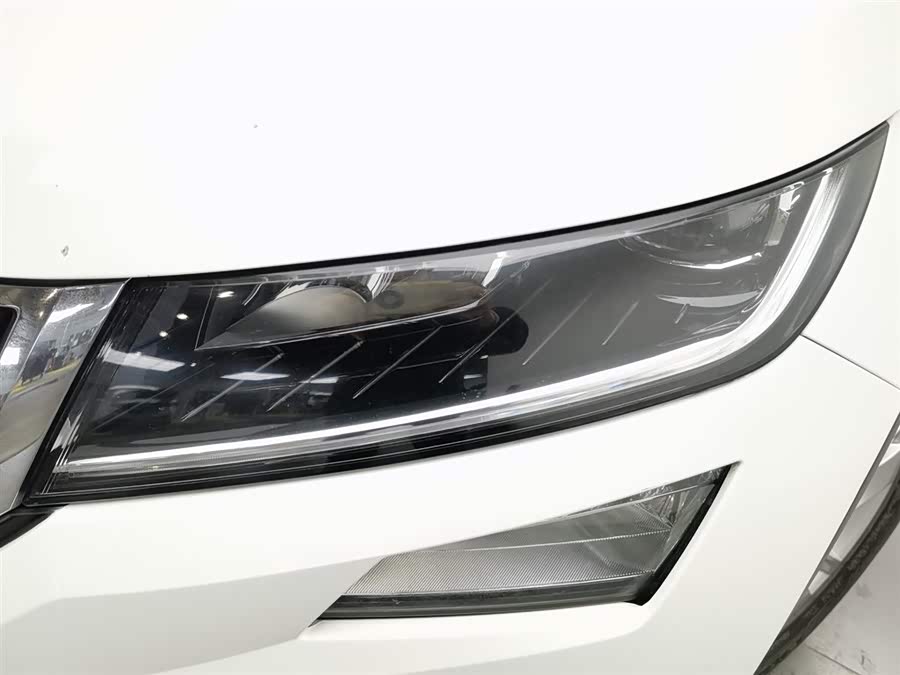 Skoda Kodiaq 2018 car image #8