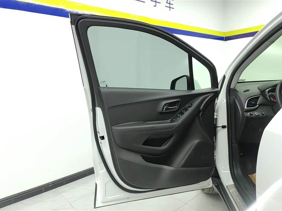 Chevrolet Tracker 2017 car image #8