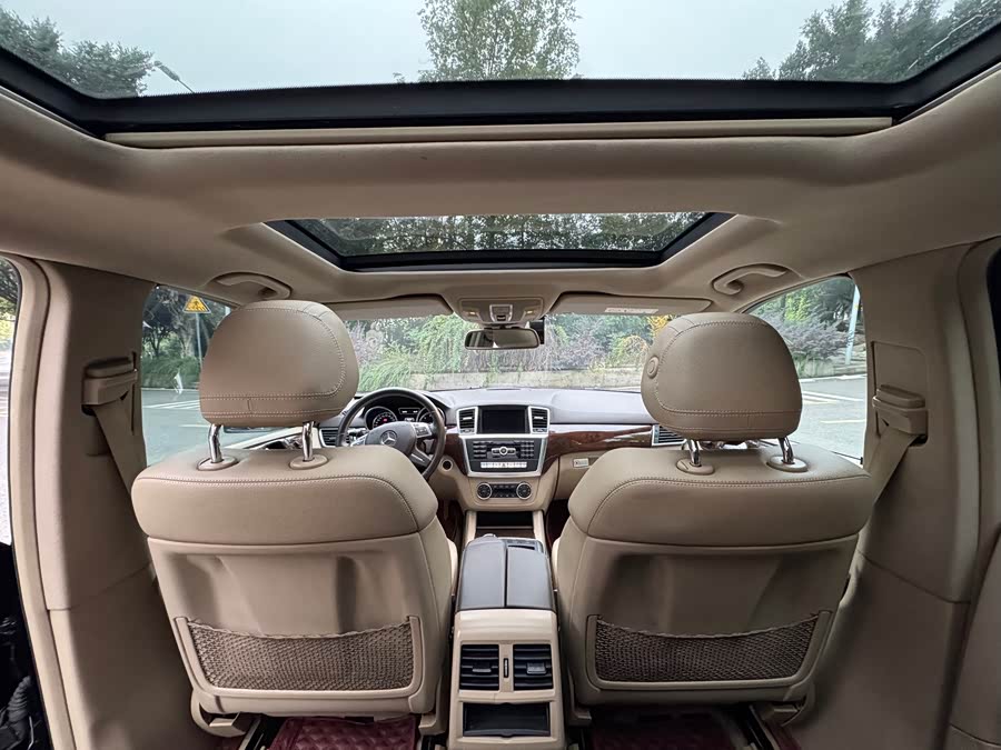 Mercedes-Benz M Class 2014 car image #8