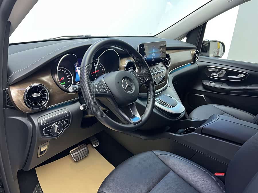 Mercedes-Benz V Class 2022 car image #8