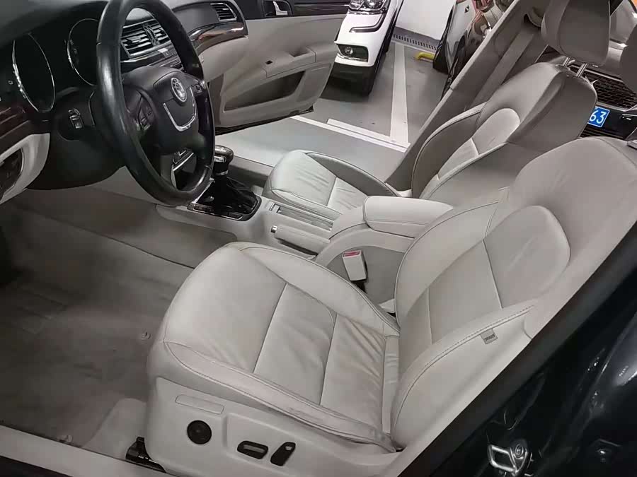 Skoda Superb 2012 immagine di auto #8