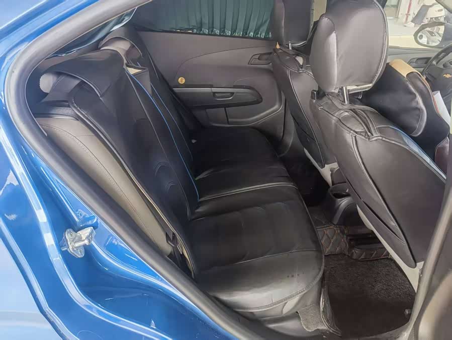 雪佛兰 爱唯欧 2015 汽车图片 #8