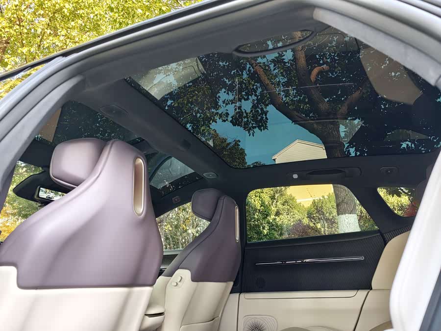 Avatr 12 2023 car image #8