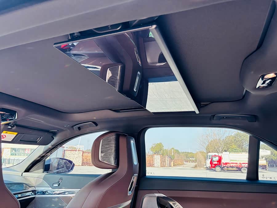 BMW i7 2023 #8 BMW i7 2023 car image #8