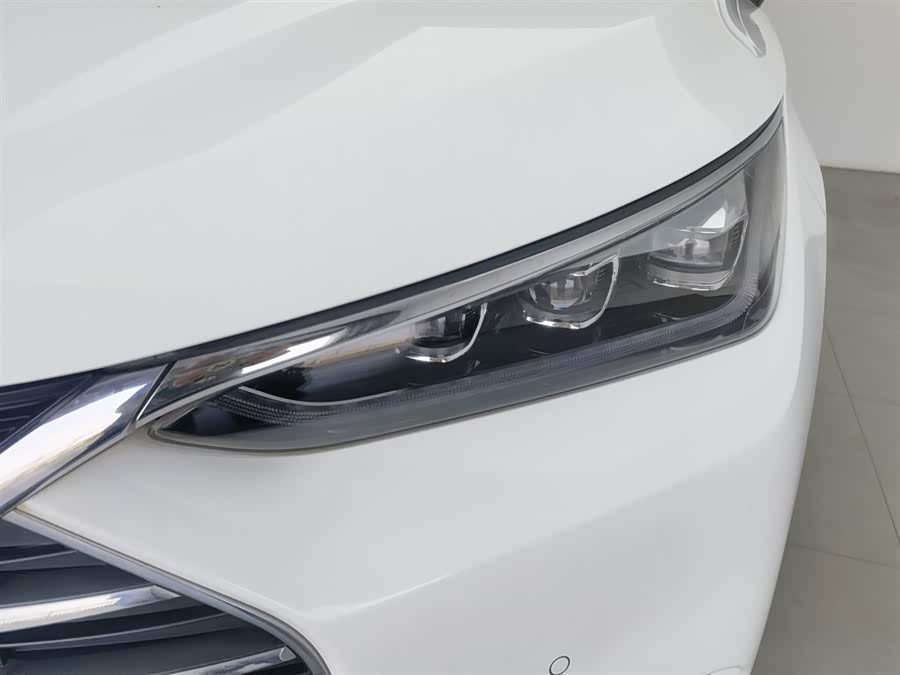 BYD Tang 2018 car image #8
