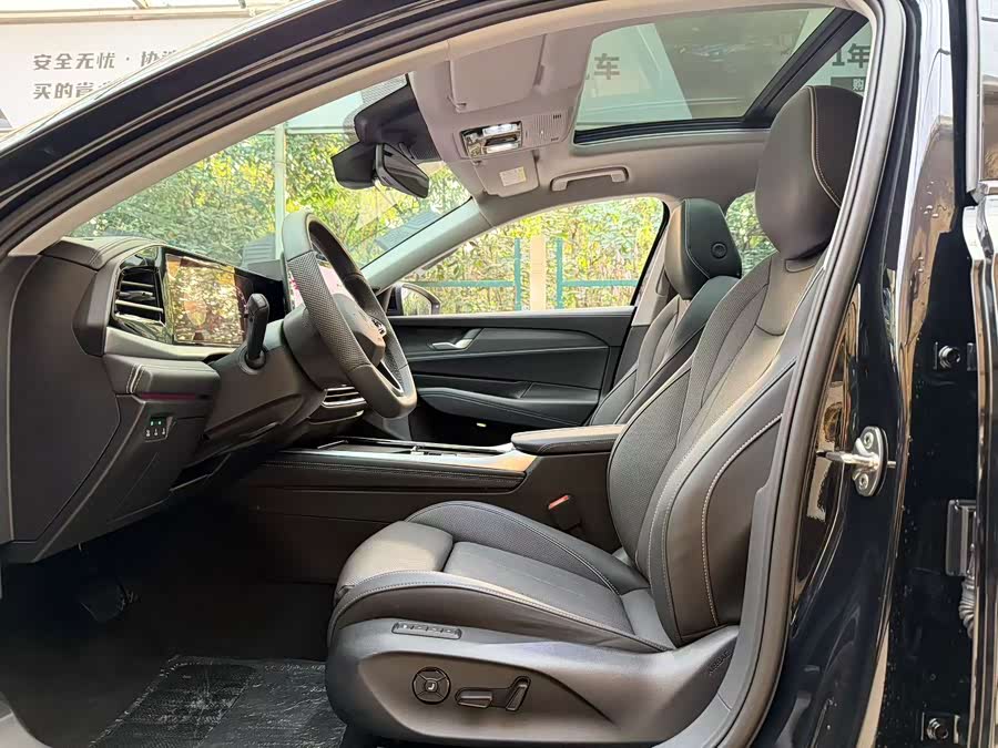 Volkswagen Passat 2024 car image #8