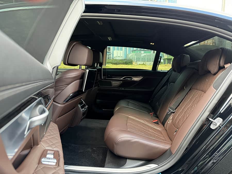 BMW 7 Series 2022 #8 BMW 7 Series 2022 car image #8