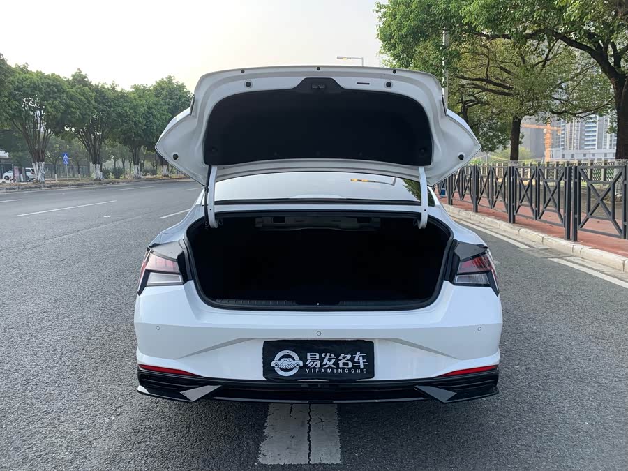 Hyundai Elantra 2022 car image #8