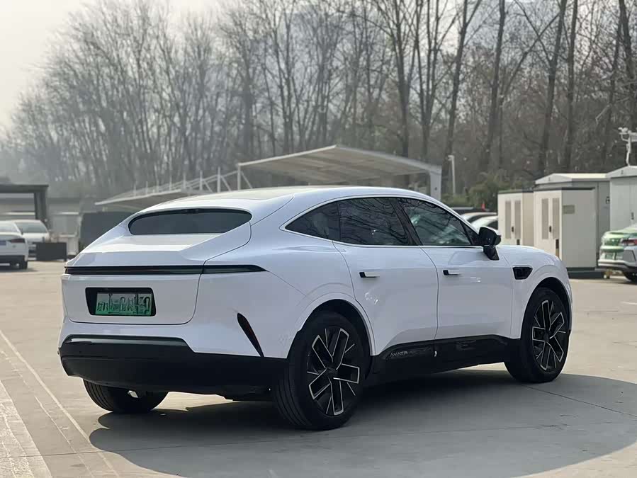 Avatr 11 2024 car image #8
