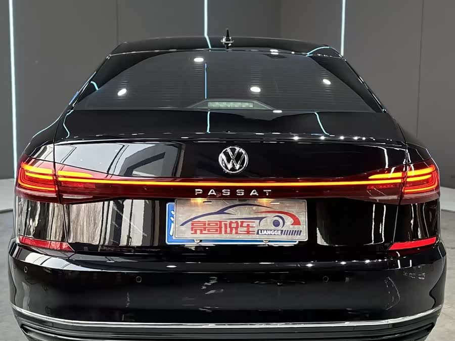 Volkswagen Passat 2024 car image #8