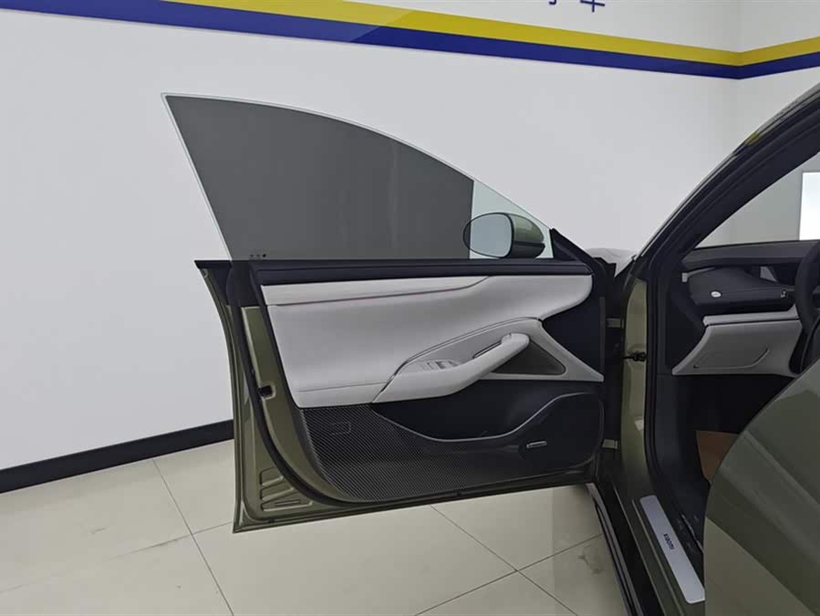 MI SU7 2025 car image #8