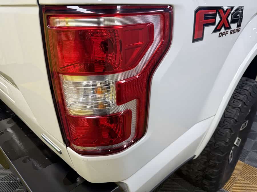 Ford Edge 2021 car image #8