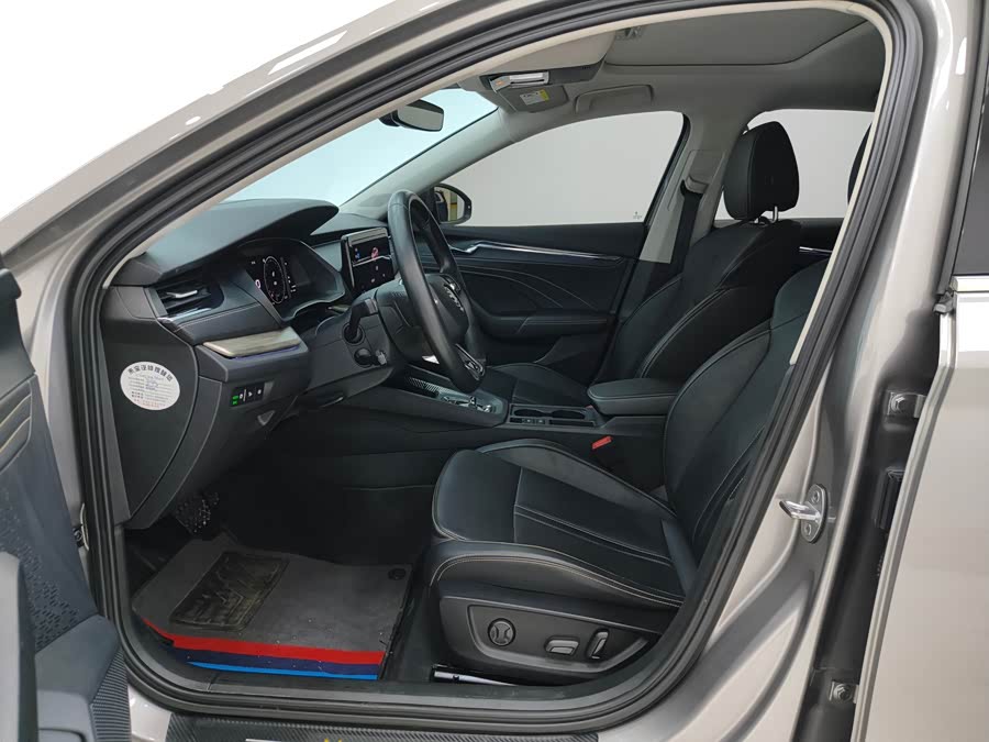Skoda Octavia 2021 car image #8