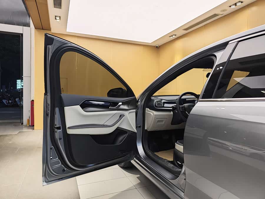 BYD Qin Plus 2022 #8 BYD Qin Plus 2022 car image #8
