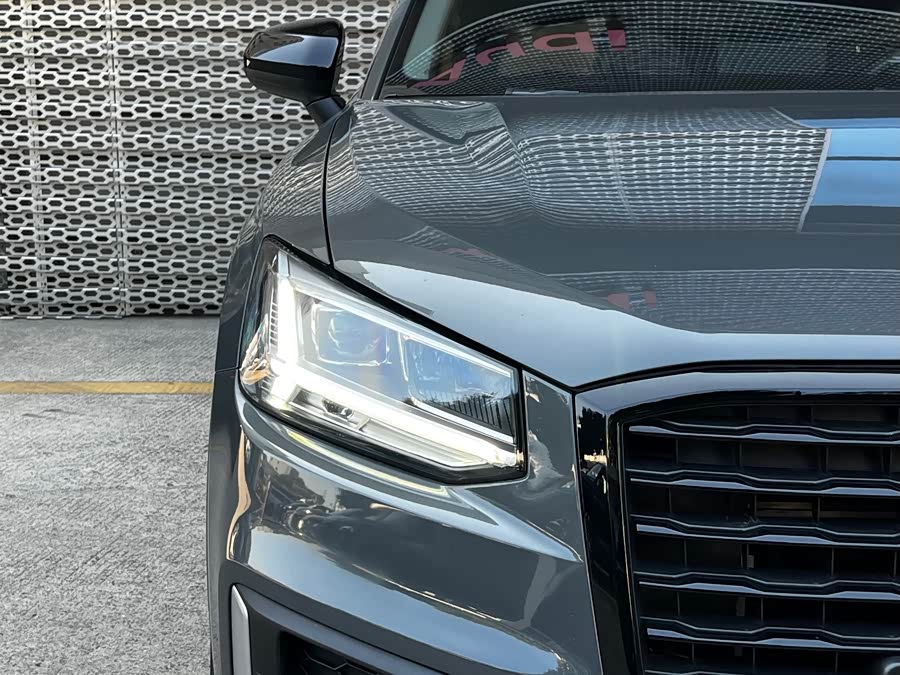 Audi Q2L 2021 car image #8