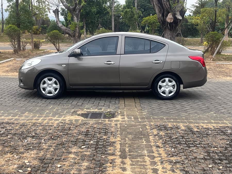 Nissan Sunny 2012 #8 Nissan Sunny 2012 car image #8