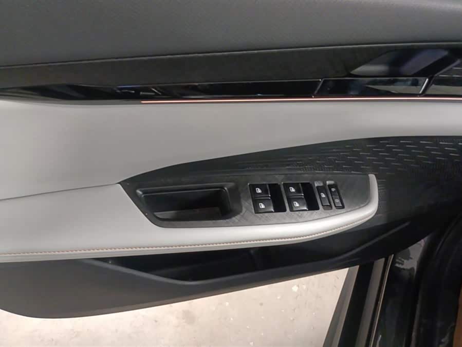 Changan UNI-V iDD 2024 car image #8