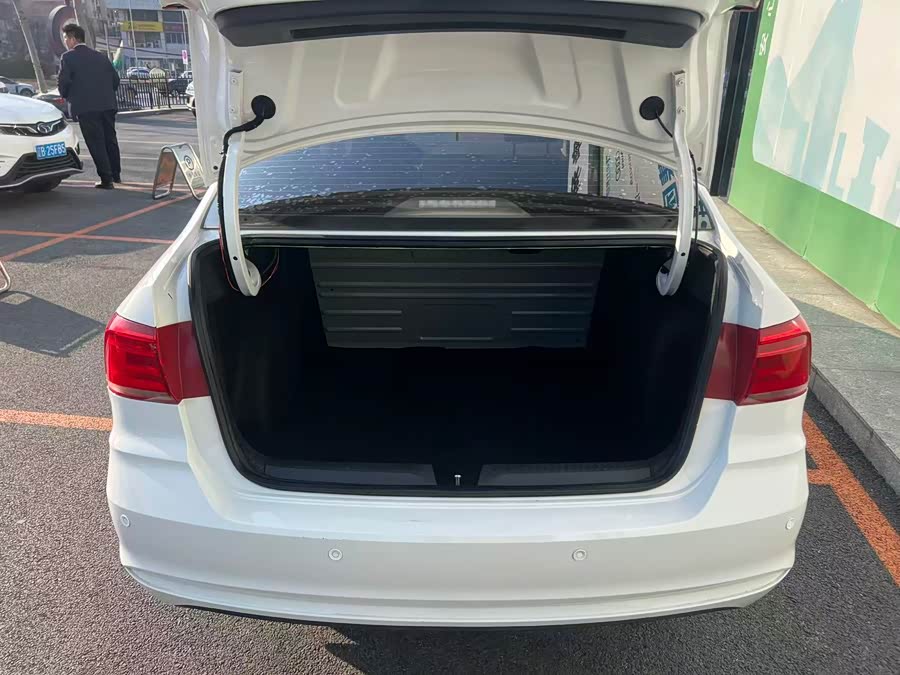 Volkswagen Santana 2021 car image #8