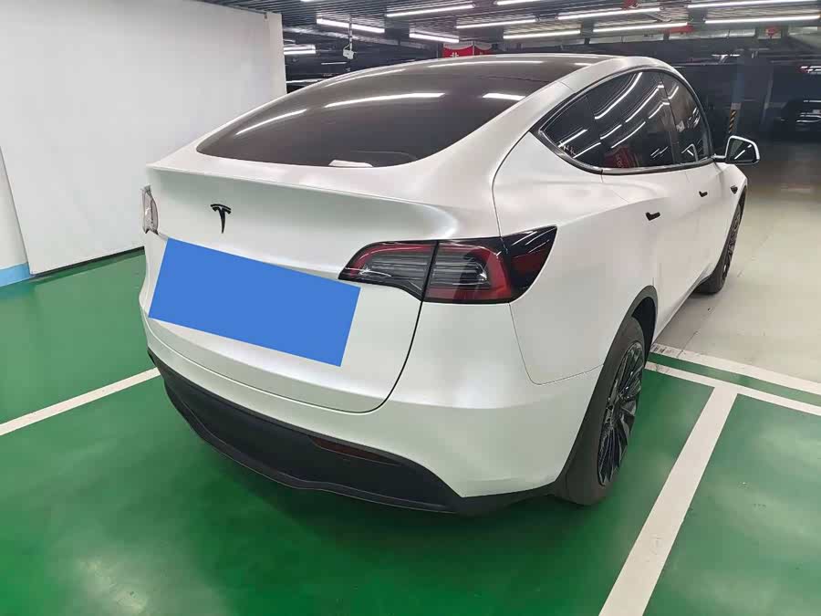 Tesla Model Y 2023 car image #8