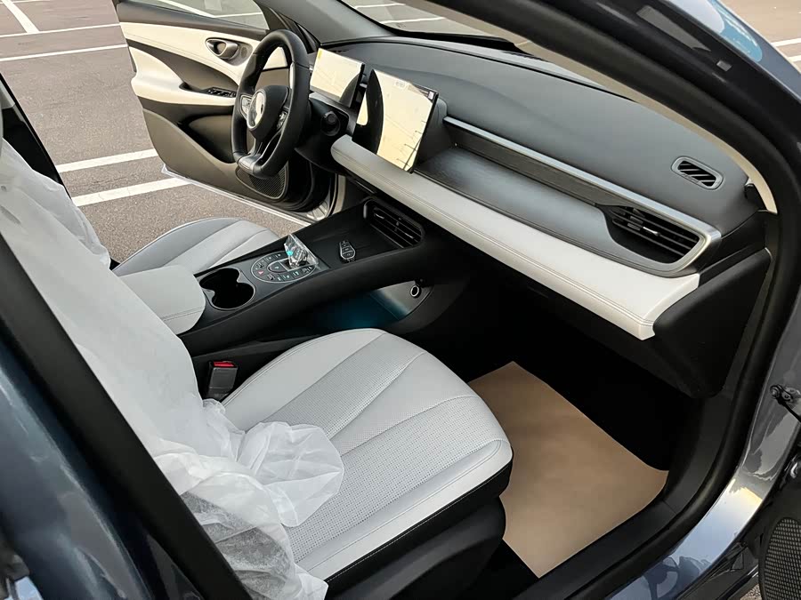 BYD Seal 05 DM-i 2025 car image #8