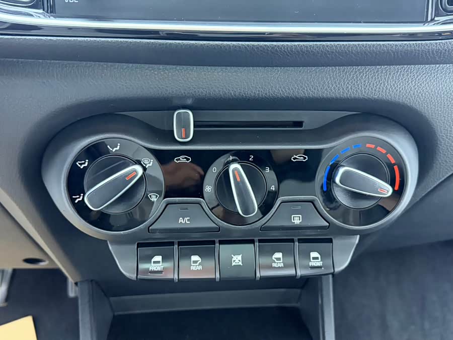 Kia Pegas 2022 image de voiture #8