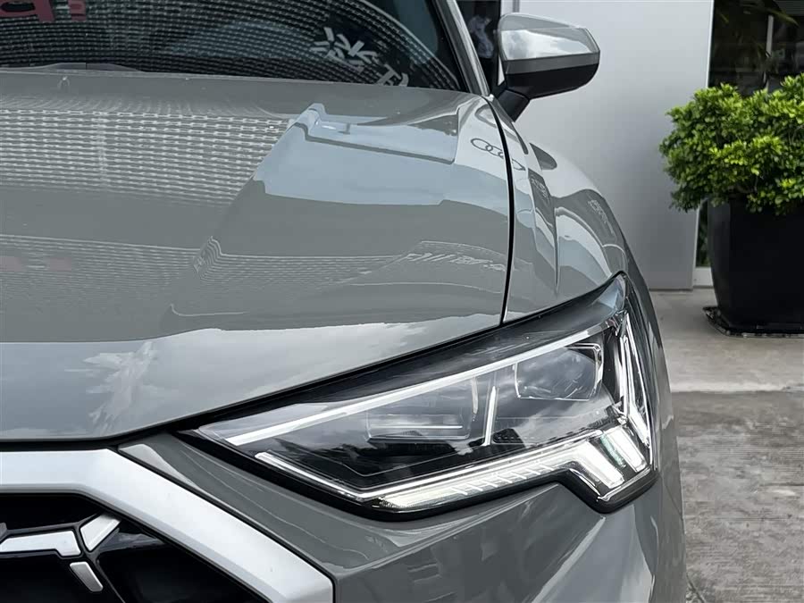 Audi Q3 2024 car image #8
