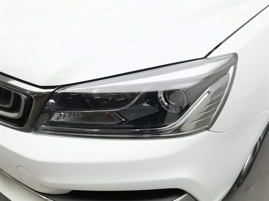 GEELY Emgrand 2018 car image #8
