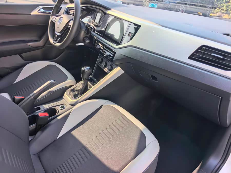 Volkswagen Polo 2020 car image #8