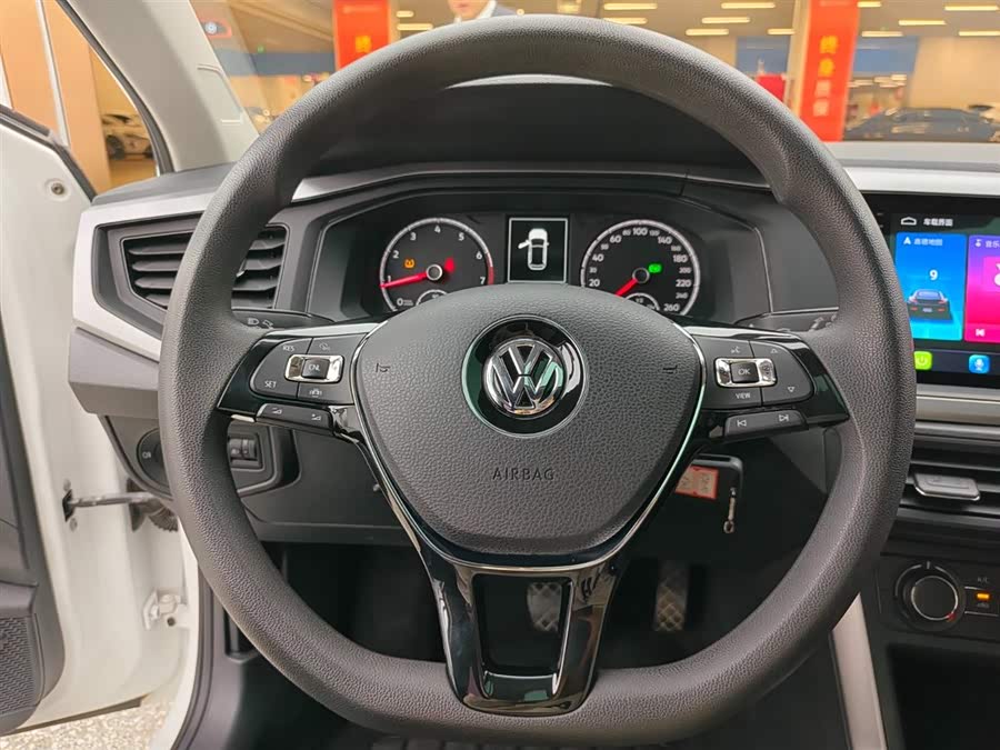 Volkswagen Polo 2020 car image #8