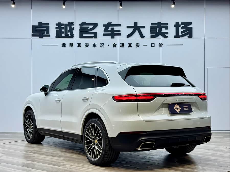 2019 car image #8