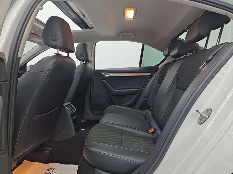 Skoda Octavia 2017 #8 Skoda Octavia 2017 car image #8