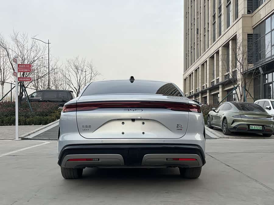 BYD HanL 2025 صورة سيارة #8