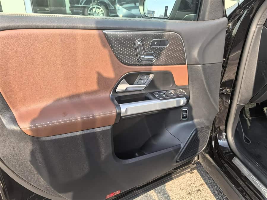 Mercedes-Benz GLB Class 2025 immagine di auto #8