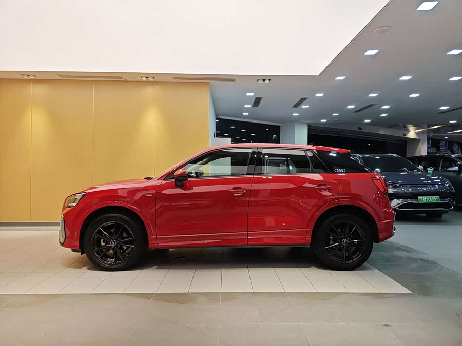 Audi Q2L 2022 car image #8