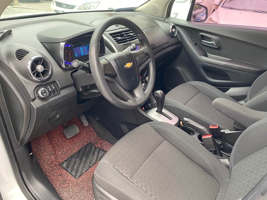 Chevrolet Tracker 2015 car image #8