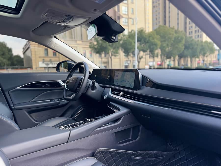 2023 car image #8