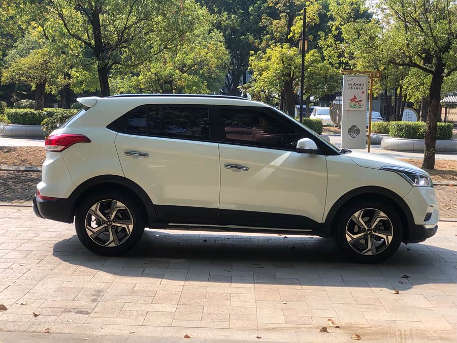 Hyundai ix25 2017 car image #8