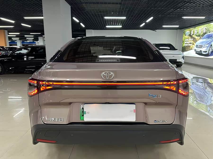 Toyota bZ3 2023 immagine di auto #8