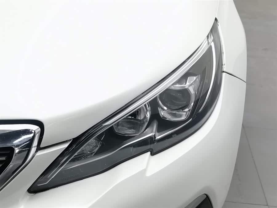 Peugeot 308 2019 car image #8